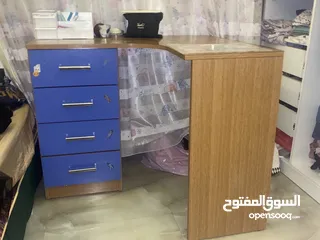  2 مكتب بحاله الجديد ممتاز جدا والسعر جيد جداً