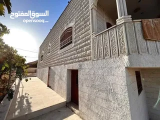  4 بيت مستقل ڤيلا جانبية مميزة للبيع في بني نعيم قضاء الخليل وعليه اطلالة جميلة جدا وفي منطقة مرتفعة