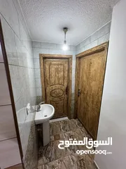  8 شقه للأيجار