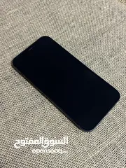  2 ايفون 12 سعة 64 gb بحاله ممتازة لون اسود مستعمل سنه واحده مع 3 كارات