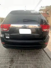  12 جيب جراند شيروكي Laredo 4x4 2011