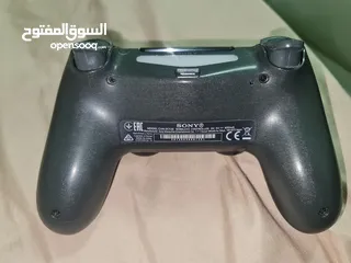  2 يد تحكم بلايستيشن 4 مستعملة في حالة الوكالة