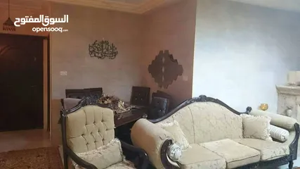  3 شقة أرضي وسط مع موقف تحت البناية