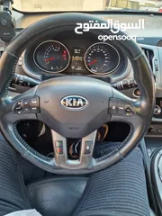  4 KIA SPORTAGE