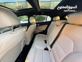  16 Mercedes Benz GLA 250  Full Options with Panoramic Sunroof