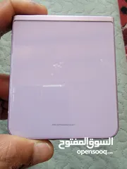  14 **"طيّ المستقبل بين يديك! **   **هاتف Samsung Galaxy Z Flip 3 بذاكرة 128GB حيث الأناقة تلاقي