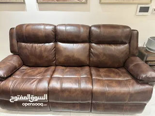  4 طقم ريكلاينر كهرباء جلد امريكي اصلي لازال جديد