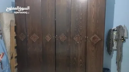  4 غرف نوم مستعمله بحالة جيدة مع خزانة أخرى