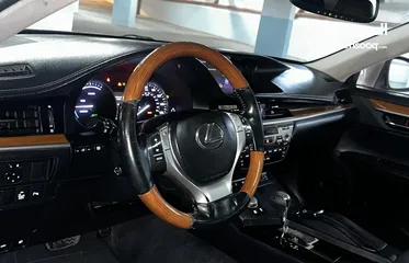  14 لكزس ES 300 h فل الفل بحاله ممتازه 2015