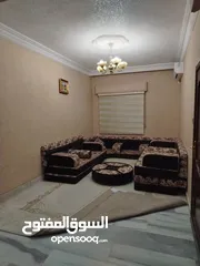  6 شقة أرضية للبيع في ابو نصير 240م مع مدخل مستقل وكراجين وتشطيبات فاخرة وفرش جديد بسعر مميز و اطلالة