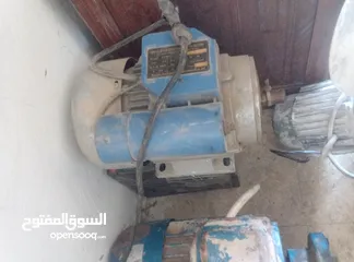  8 موجود مواتير احجام مختلفه  طبعا مش مصلحه أو مفتوحه نهائي  العنوان الزرقاء والسعر مناسب  رن وبشر