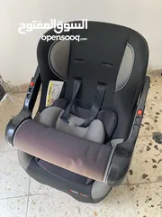  4 مقعد أطفال للسياره car seat  بحالة الوكالة سبب البيع عدم الحاجة