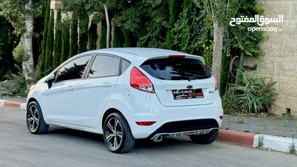  5 ‏Ford Fiesta 2017 ، اوتوماتيكك ،  مطور 1600 ،، فحص ممتاز تخلو من الحوادث او الضربات اغلبها بوية شركة