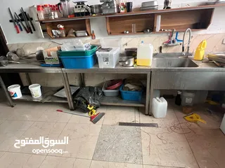  15 عدة مطعم وشاورما جاهزة للبيع شبه جديدة مع كفالتها
