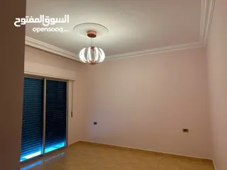  4 شقة مميزة بالجاردنز سوبر ديلوكس للبيع من المالك مباشرة