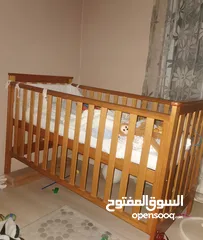  1 تخت اطفال من Mothercare مع فرشه