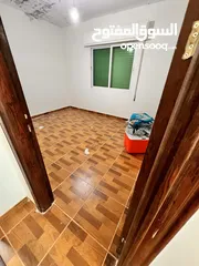  13 قطعة أرض وبيتين  ومزرعه جاهز للسكن