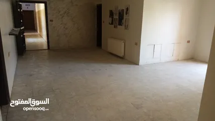  7 شقة أرضية للبيع في الجاردنز بسعر مميز
