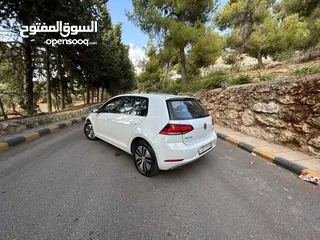  2 جولف (عدد2) 2020 ممشى 21000  وممشى29000 الف  فحص كامل    سيارات جمرك حره