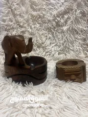  1 مكتات (منفضة سجائر ) خشب طبيعي قديم جدا