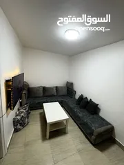  2 كورنر مع كڤرات تفصيل استعمال خفيف جداً لون سكني