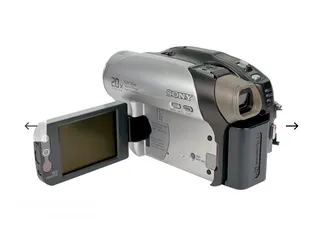  2 كاميرا فديو للبيع بحالة ممتازة استخدام قليل جدا نوع سوني اصلية بحالة الوكالة جدا