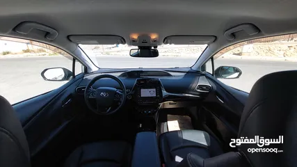  14 تويوتا بريوس 2022 XLE فحص كامل فل ما عدا الفتحة صنف بيرسونا TOYOTA PRIUS 2022 XLE FULLY LODED