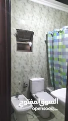  7 منزل مكون من 3غرف نوم و3 حمامات واحده ماستر وصاله وصالون  وحديقه عدد 2