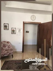  9 شقة طابق اخير مع روف دوبلكس مفروشة للبيع في تلاع العلي بالقرب من مسجد طيبة مساحة 280م