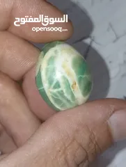  2 احجار كريمة خضراء حجر كريم اخضر حجر زمرد مع عروق بيضاء قص على شكل دمعة للخواتم والقلائد والاساور حسب
