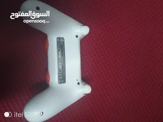  3 موجود ايد بلايستيشن 4 كوبي 1 شغاله ميه ميه على الفحص استخدام يومين لسا جديده  تقريبا نفس الاصليه