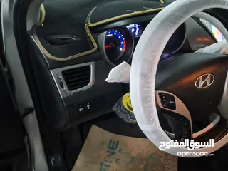  19 هونداي افانتي MD 2011 بنزين اصلي ... لون سلفر للبيع ..قابل للبدل على هايبرد