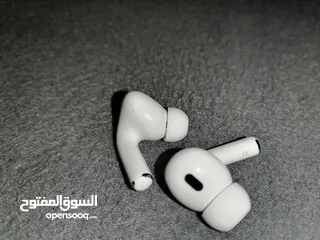  1 Apple Airpods pro 2 A3047 من غير علبة الشاحن(case)