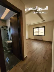  20 شقة طابقية للبيع في حي الصحابة - ref : 14579