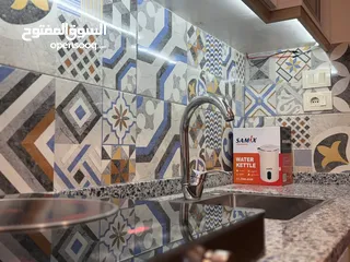  21 26 استديو للبيع عند الجامعة الاردنية تشطيب جديد حمام و مطبخ لكل استديو عائد استثماري مميز جدا و مميز