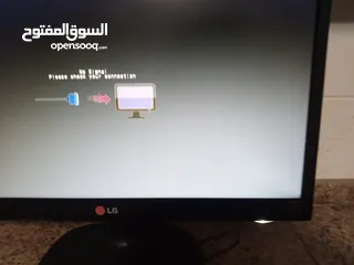  1 شاشة كمبيوتر ليد HD VGAال جي بحاله ممتازه22انش