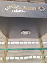  4 بترينا قزاز 8 رفوف 3 جوارير مع انارة