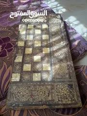  1 طاولة زهر.مع كامل القطع.والنرظ