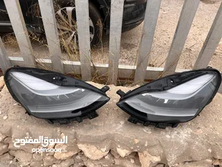  1 اضوية امامية تيسلا 3 بسعر مغرري