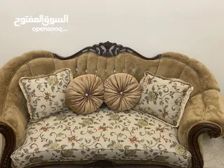  1 طقم كنب فاخر جدا