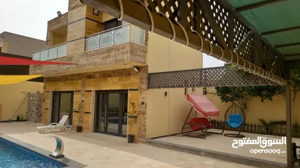  28 شاليه مميز  للبيع