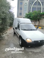  1 أوبل كامبو 2001