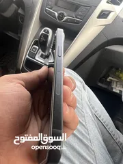  4 آيفون 15 عادي