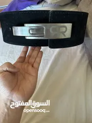  1 حزام  لرفع الاوزان