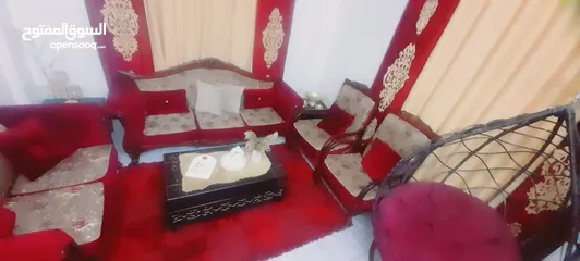  5 غرفه كنب كامله للبيع الخشب ابدا مو مكسر والاسفنج ممتاز