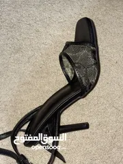  3 كعب للبيع بسعر ممتاز راقي وتقيل  لون اسود بطول 11.5 cm للمناسبات بلبق على كل اللبس بلبس نمره 38-39