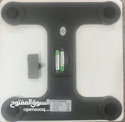  4 ميزان الكتروني بشاشه رقميه لقياس الوزن والدهون والعظام..