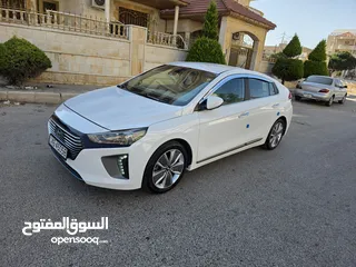  24 هونداي ايونك 2018 فل كامل فحص كامل عداد 130Km مالك 1 فقط