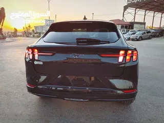  6 فورد موستنج بريميوم