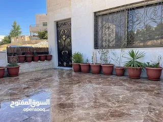  12 شقة أرضية مميزة للبيع السلط - الميسة قرب مدرسة  الفرسان المساحة  173 م2 غير مفروشة